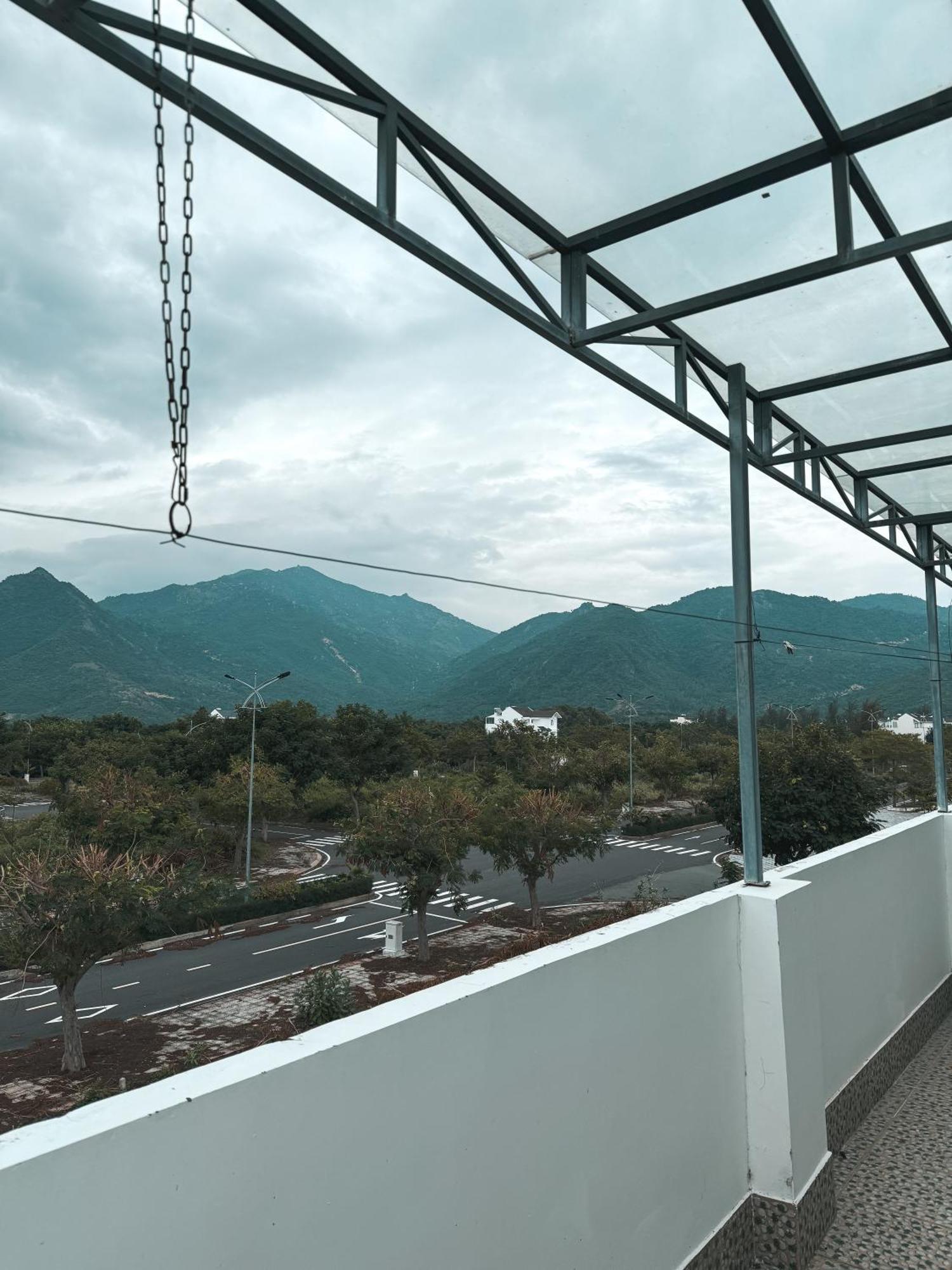 Hotel Cam Ranh Surf House Cam Lam Esterno foto